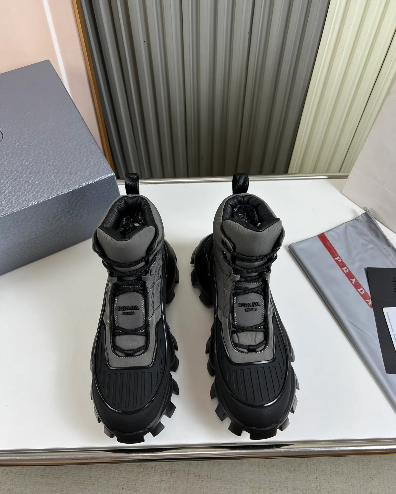Men's shoes 💰620💰 [PRADA] Autumn and winter hot men's shoes shipped 👏Official website synchronized ⬆️Original fly-knit film fabric + cowhide lining, 1⃣️:1⃣️reproduction, original sole, 38-45 (45. Customized, non-refundable)